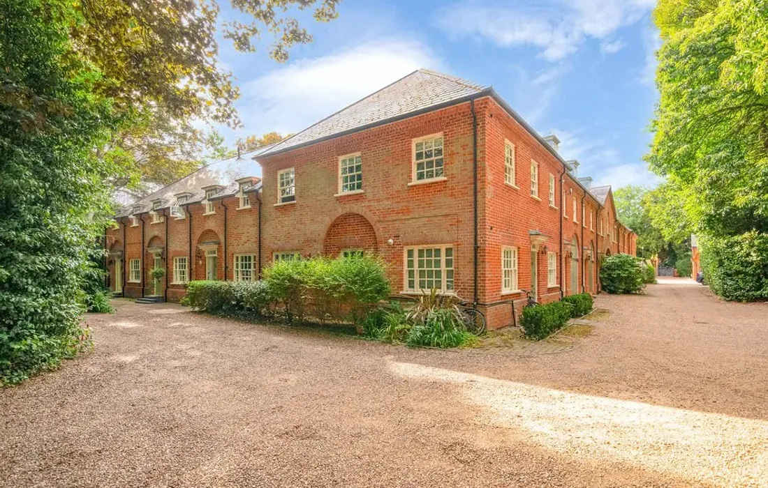 2 bedroom house for sale