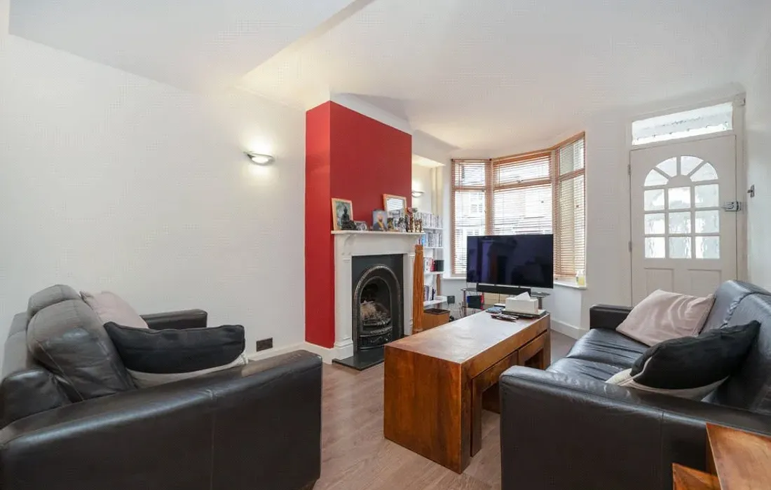 2 bedroom house for sale