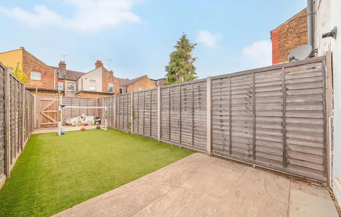 2 bedroom house for sale