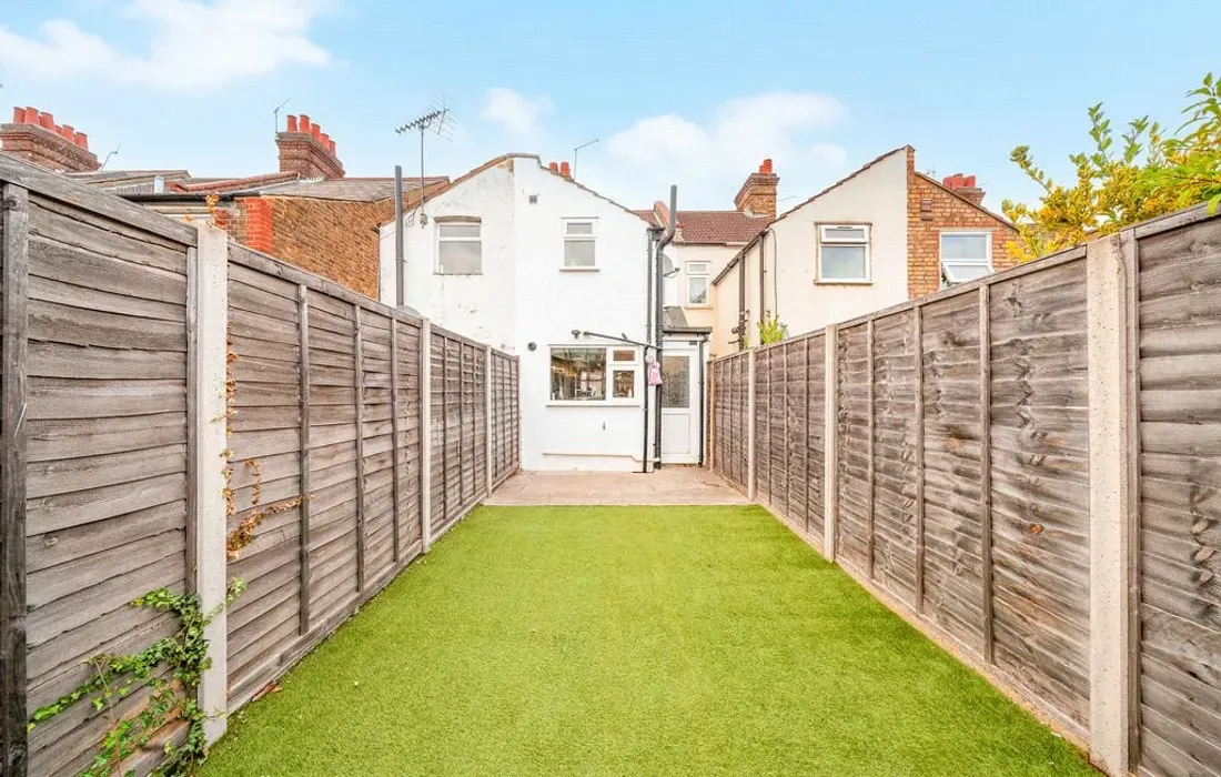 2 bedroom house for sale