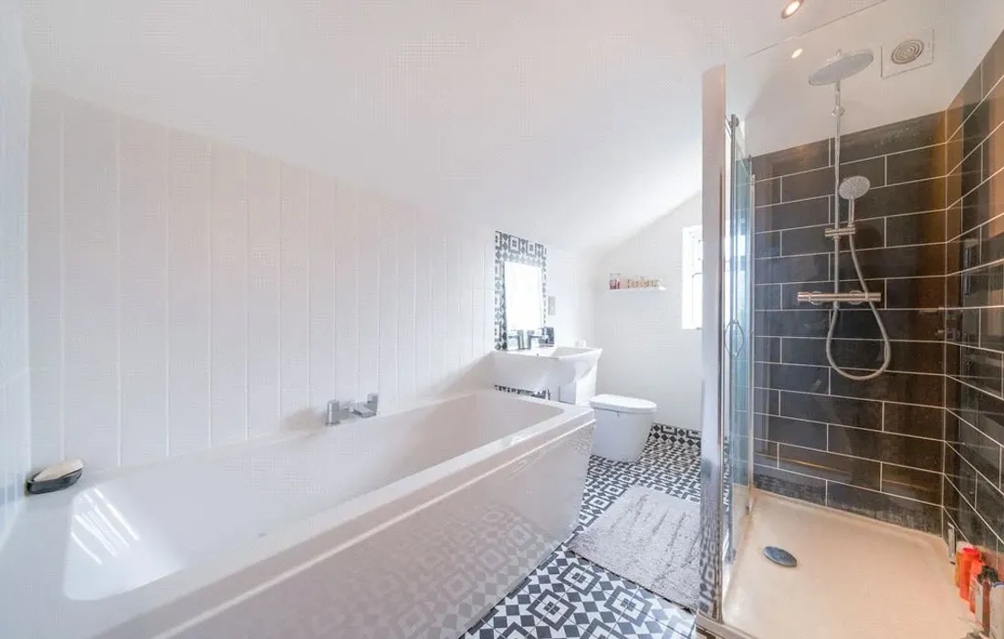 2 bedroom house for sale