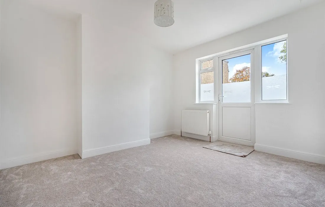 1 bedroom maisonette for sale