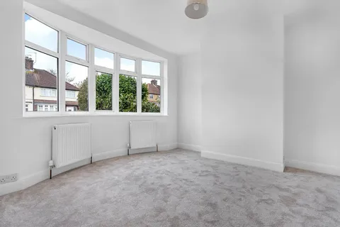 1 bedroom maisonette for sale