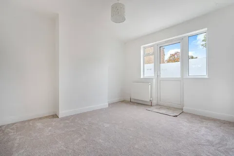 1 bedroom maisonette for sale