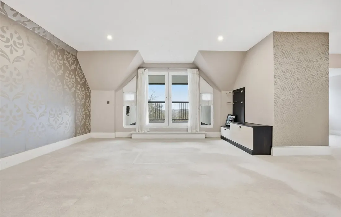 3 bedroom apartment for sale