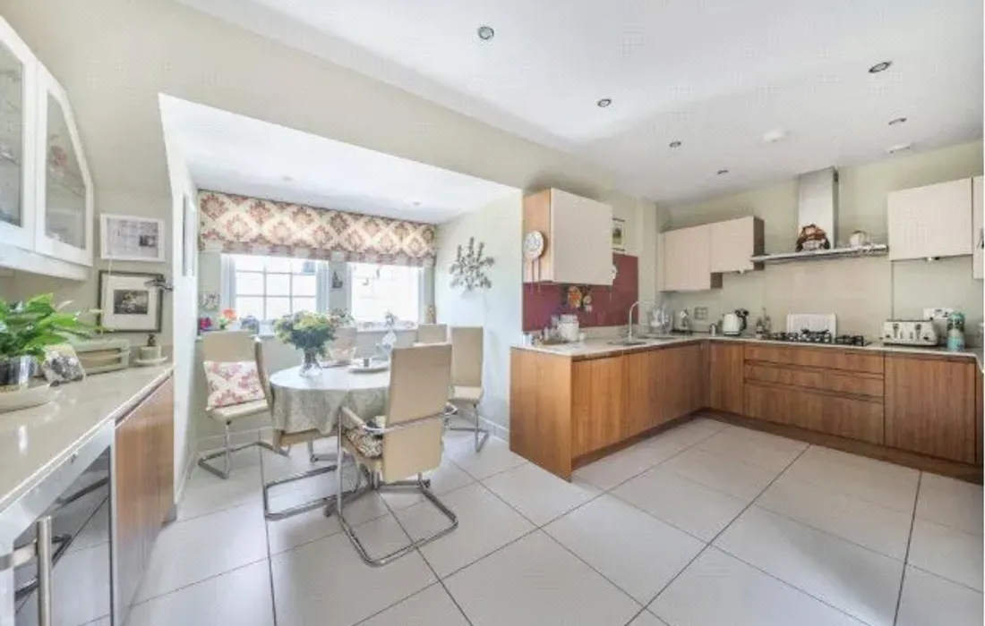 3 bedroom apartment for sale