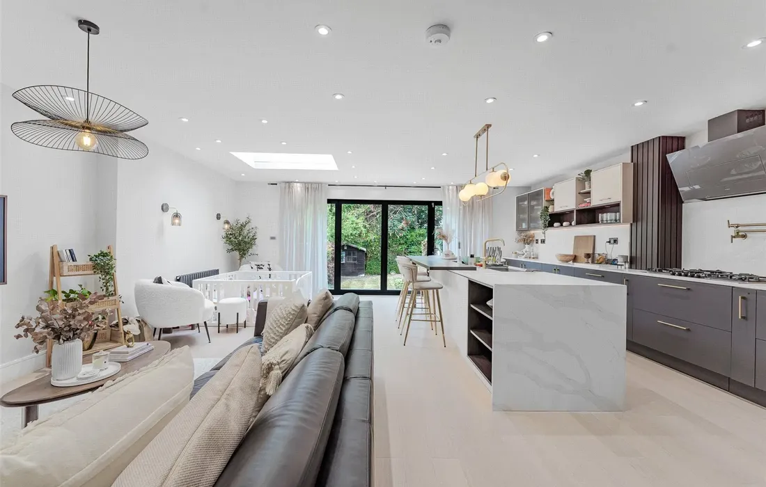 4 bedroom bungalow for sale