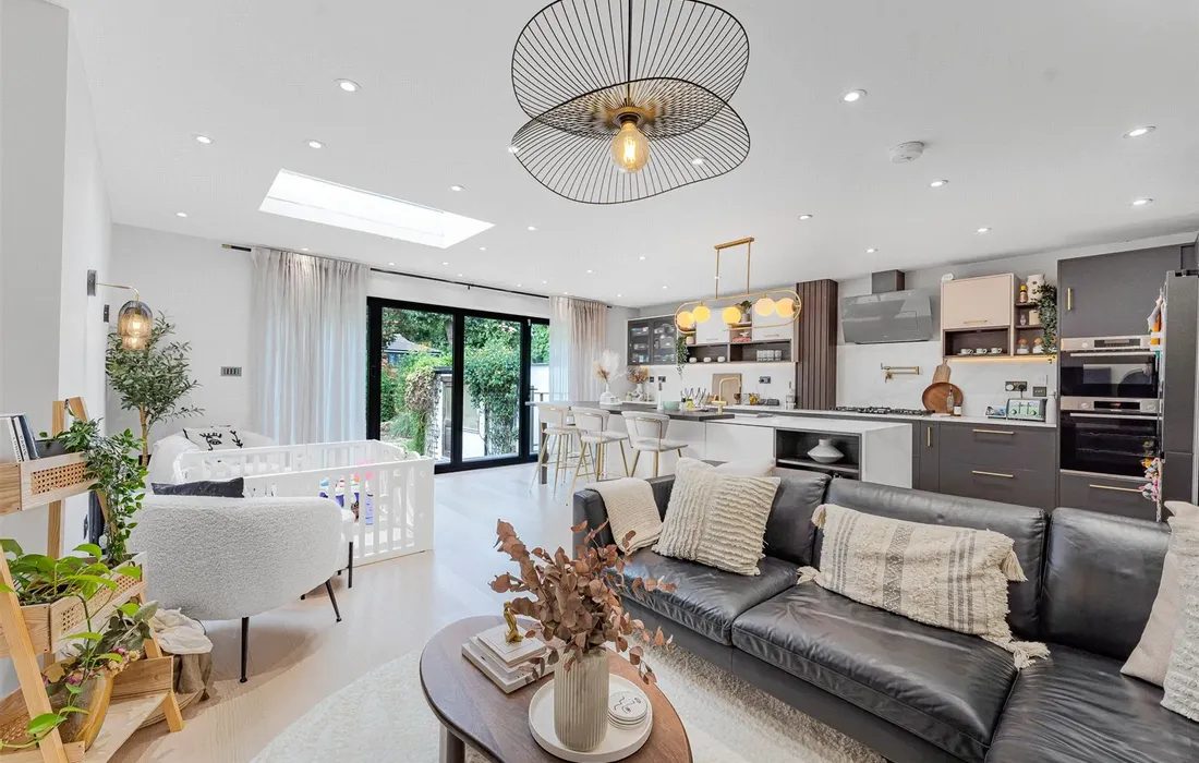 4 bedroom bungalow for sale