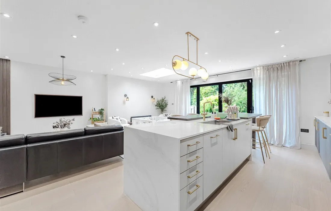 4 bedroom bungalow for sale