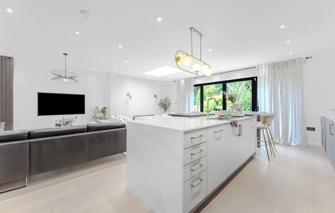 4 bedroom bungalow for sale