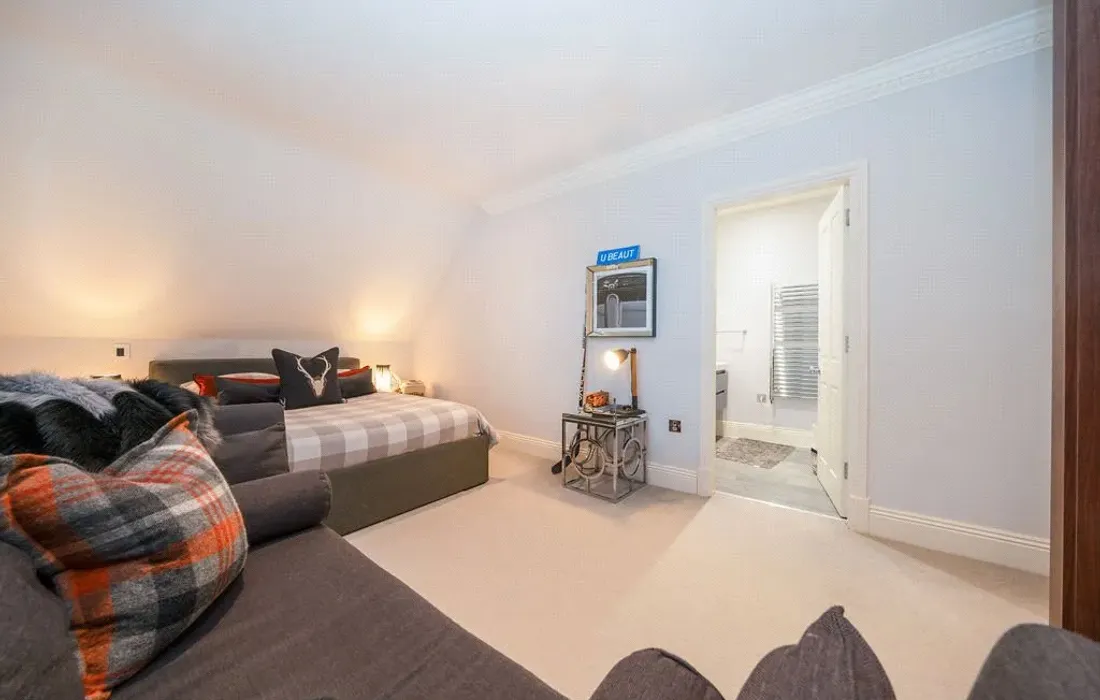 5 bedroom house for sale