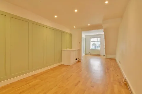 2 bedroom house to rent