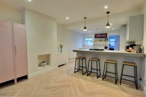 2 bedroom house to rent