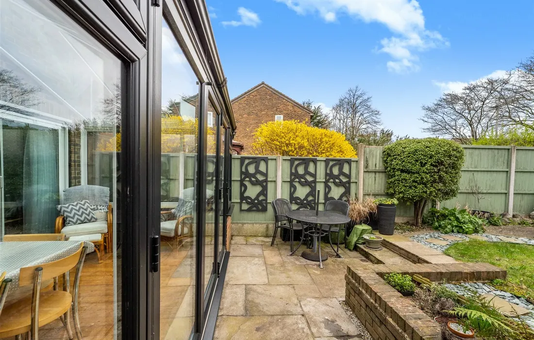 2 bedroom house for sale