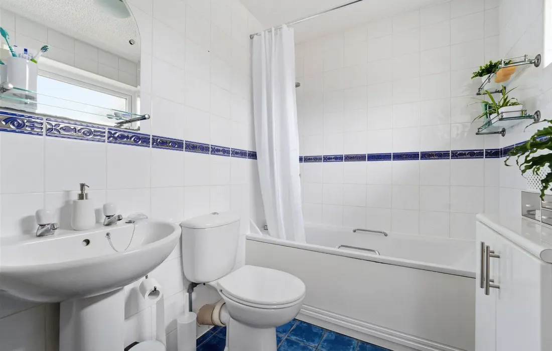 2 bedroom house for sale