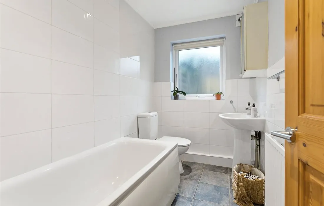 2 bedroom house for sale