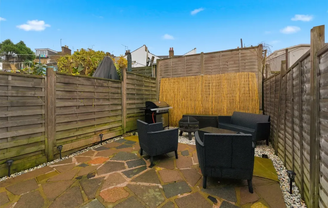 2 bedroom house for sale