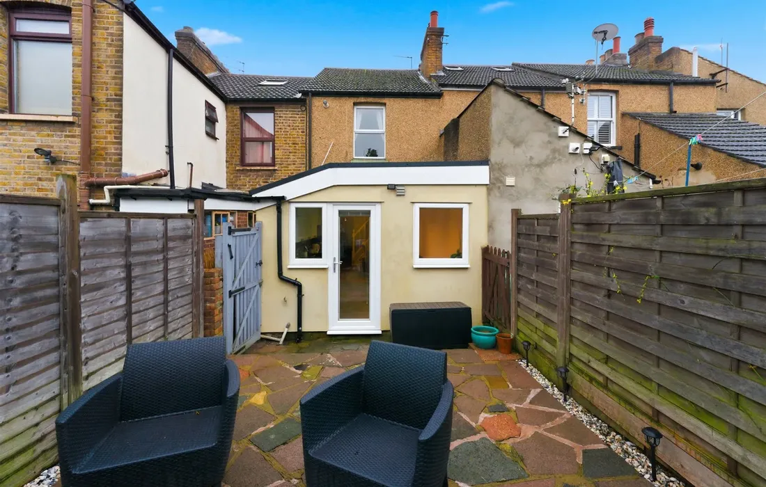 2 bedroom house for sale