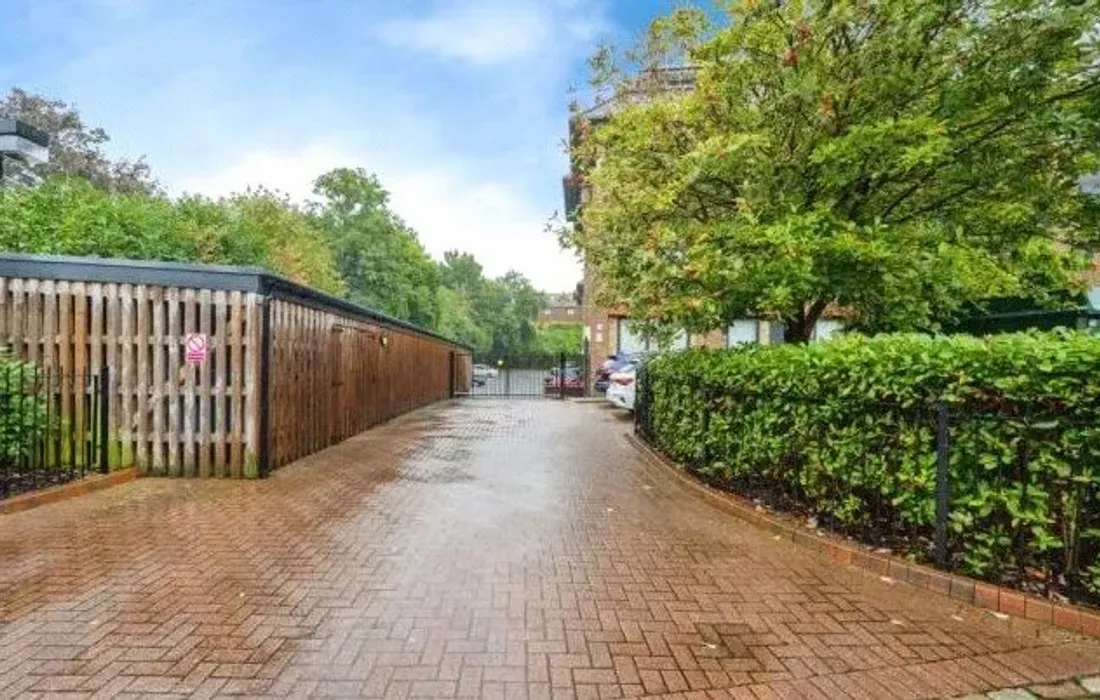 1 bedroom apartment for sale