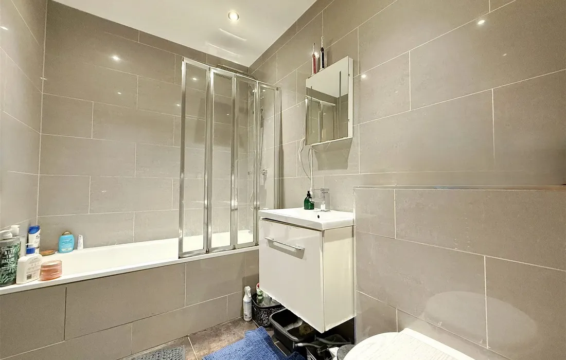 2 bedroom apartment to rent