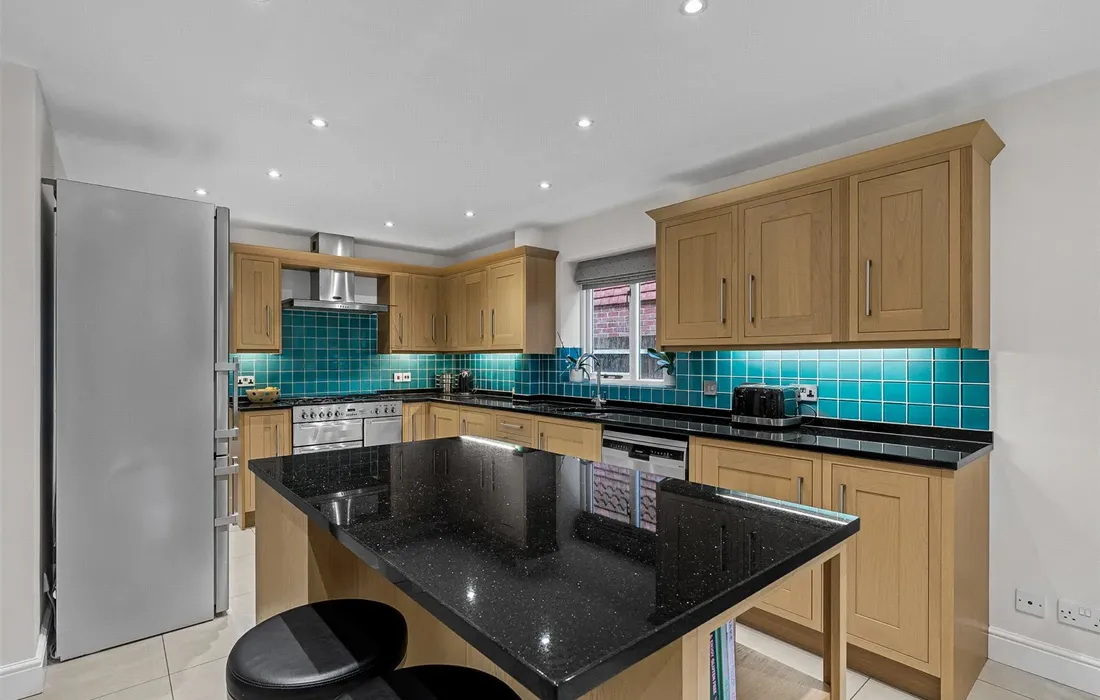 5 bedroom house for sale