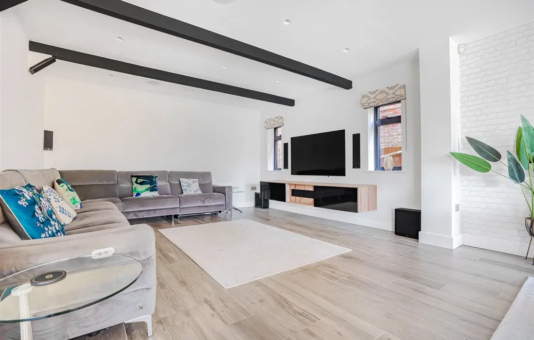 5 bedroom house for sale