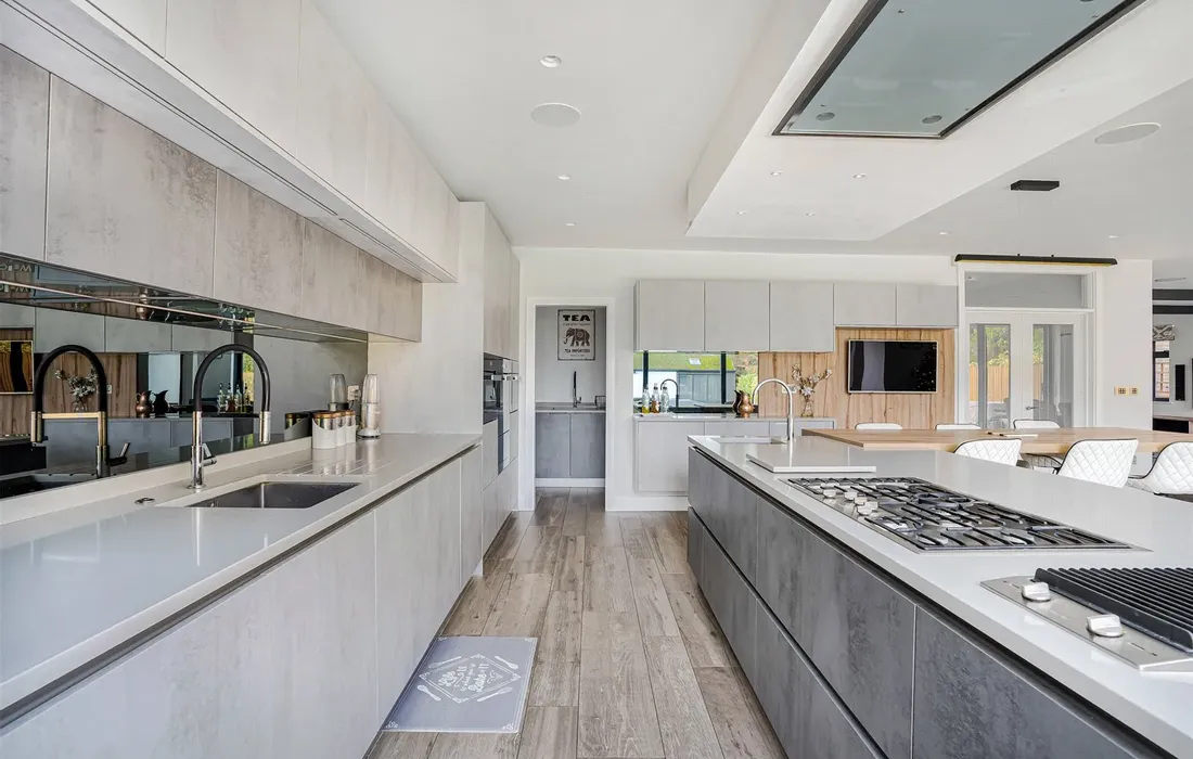 5 bedroom house for sale