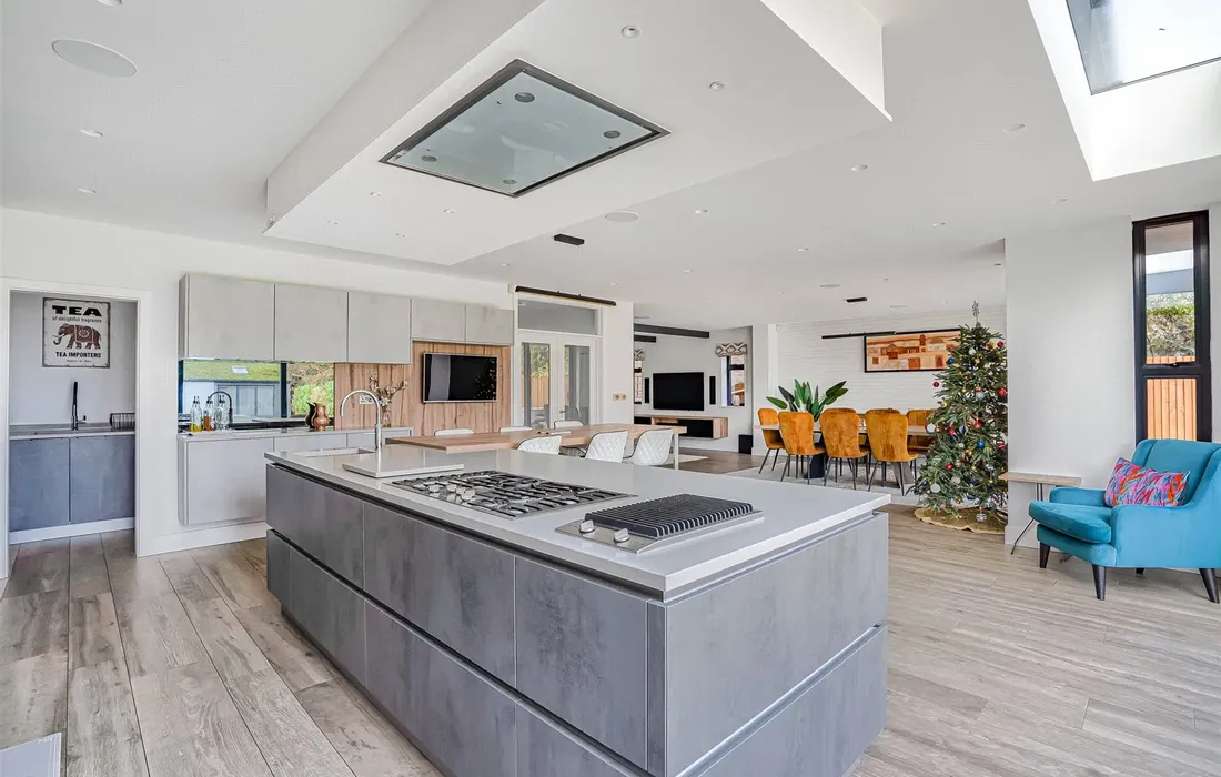 5 bedroom house for sale