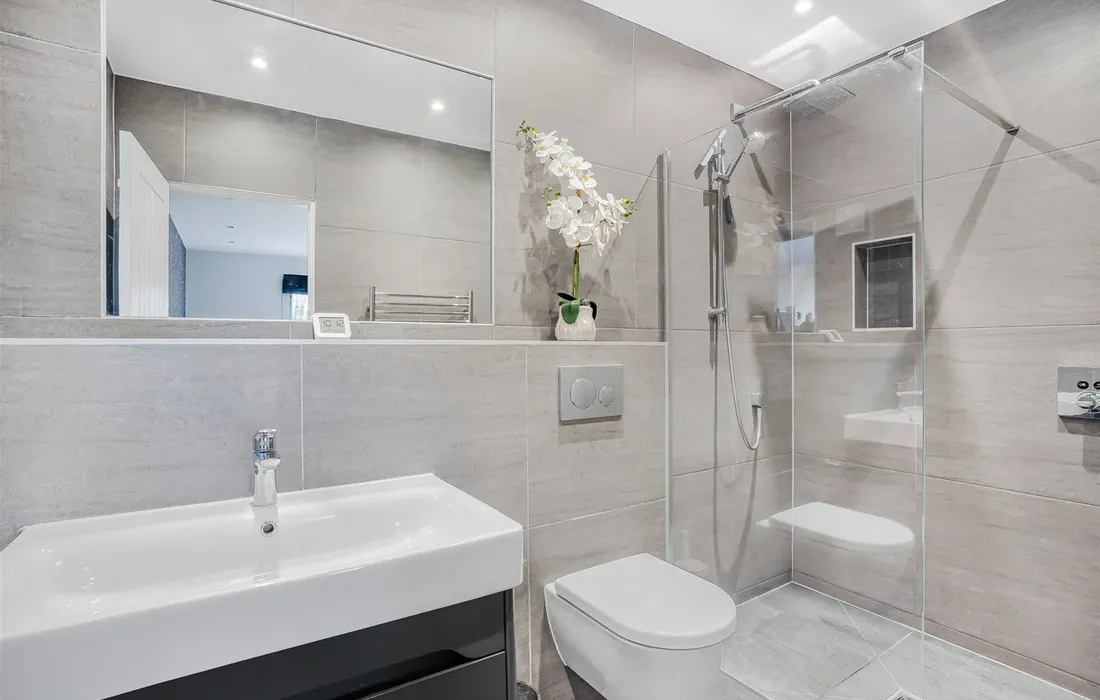 5 bedroom house for sale