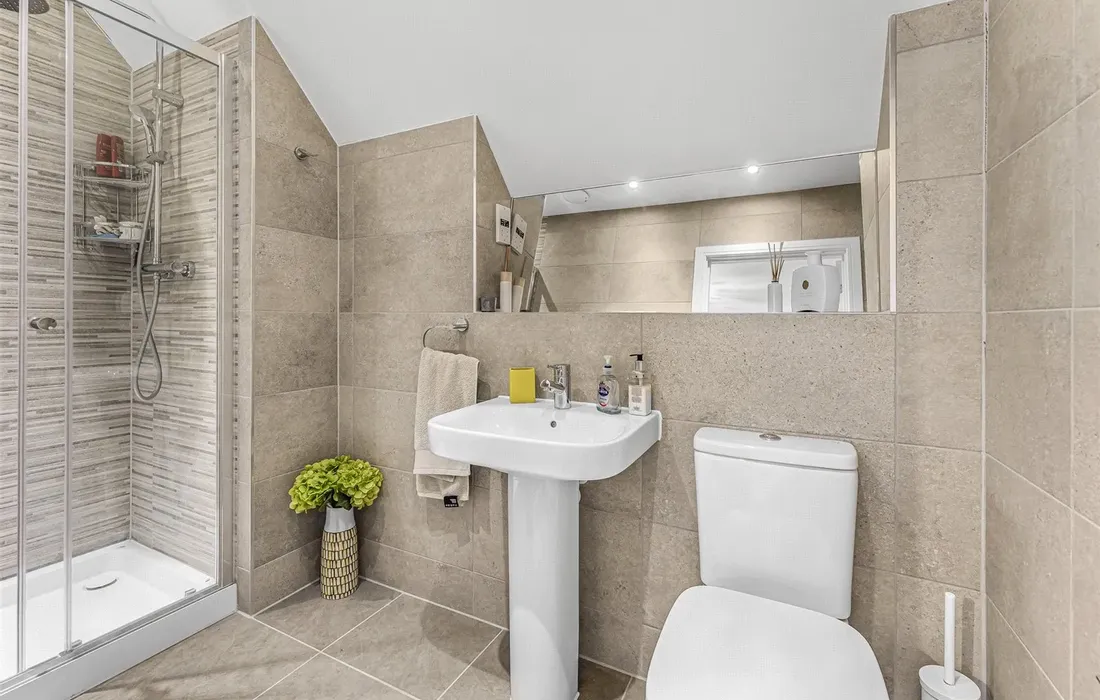 5 bedroom house for sale