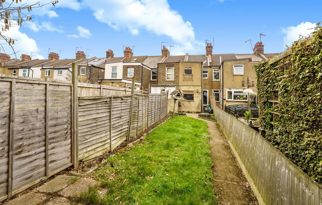 2 bedroom house for sale