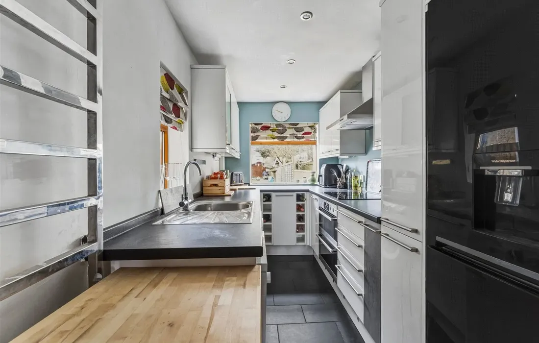 2 bedroom house for sale