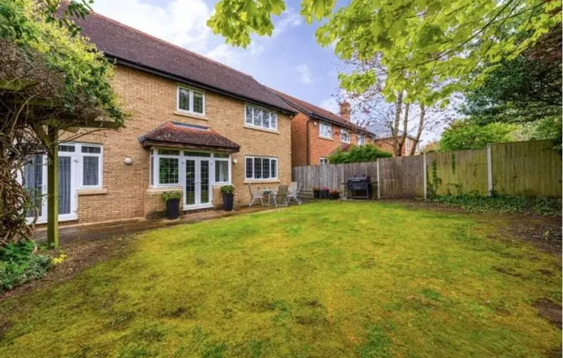 5 bedroom house for sale