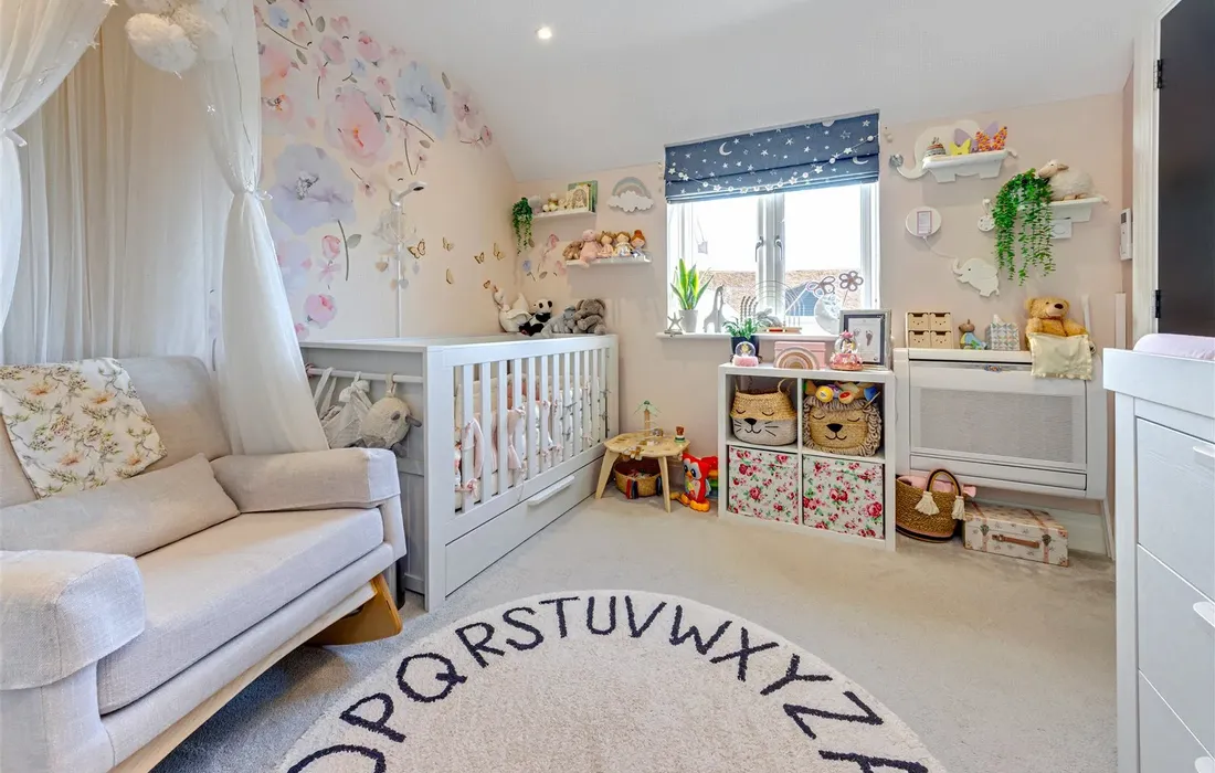 6 bedroom house for sale