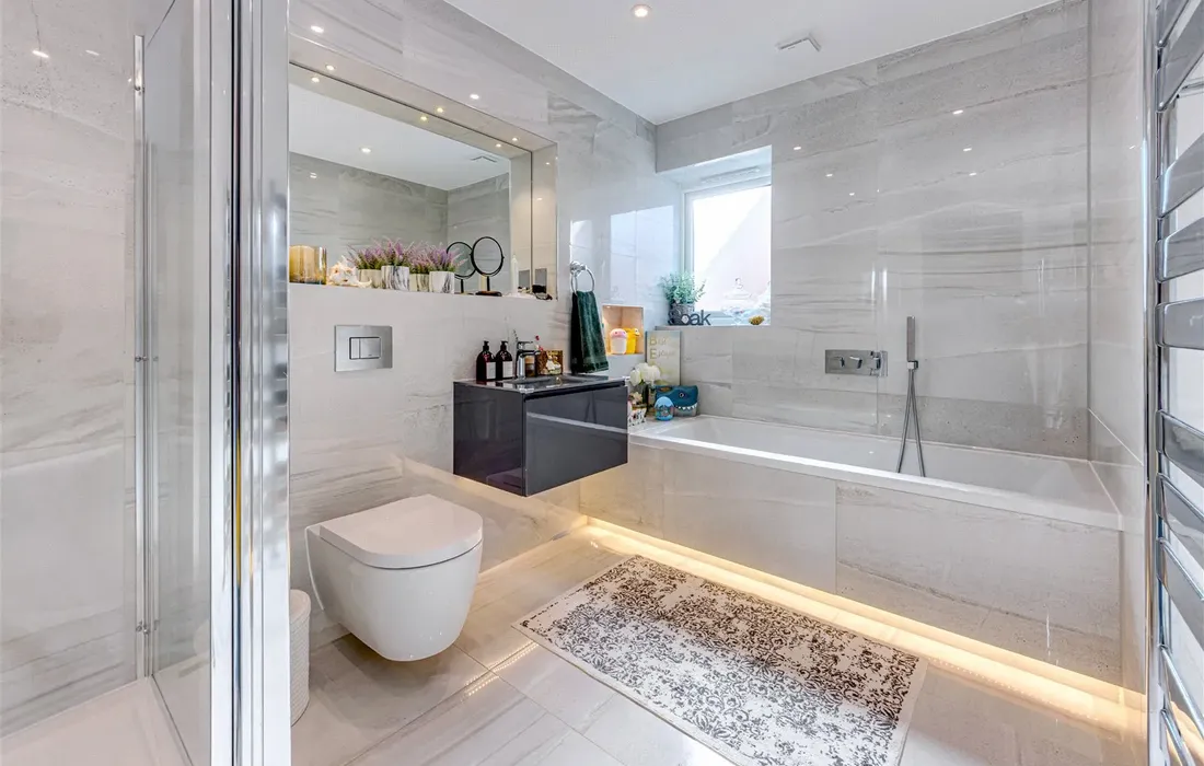 6 bedroom house for sale