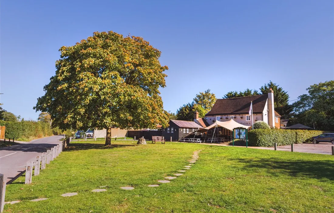 6 bedroom house for sale