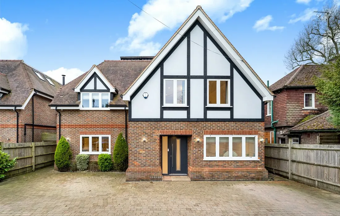 6 bedroom house for sale