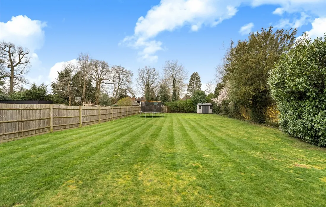 6 bedroom house for sale