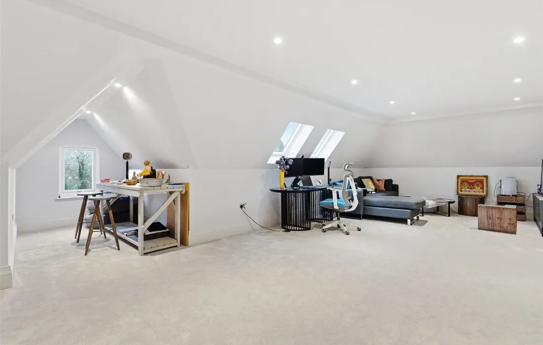 6 bedroom house for sale