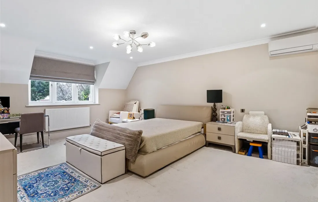 6 bedroom house for sale