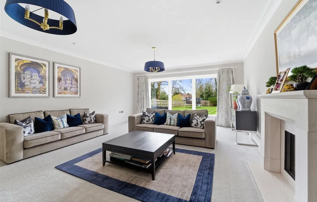 6 bedroom house for sale