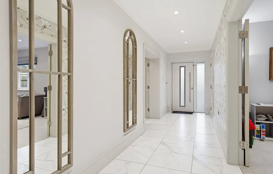 6 bedroom house for sale