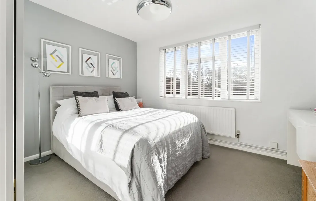 1 bedroom maisonette for sale