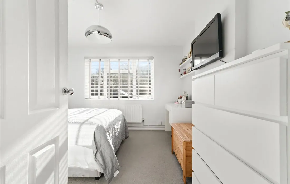 1 bedroom maisonette for sale