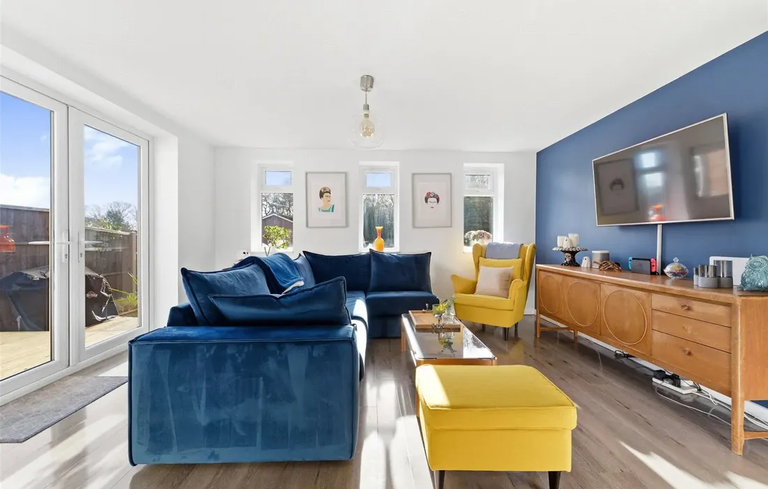 1 bedroom maisonette for sale