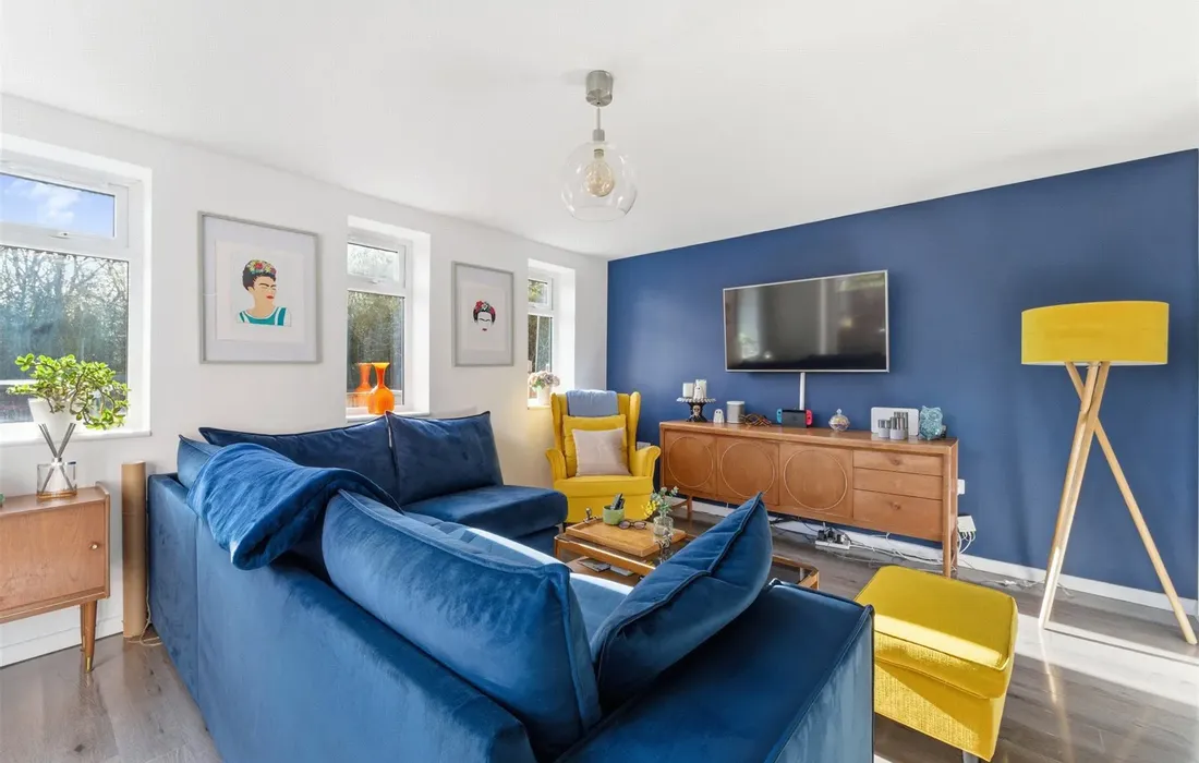 1 bedroom maisonette for sale