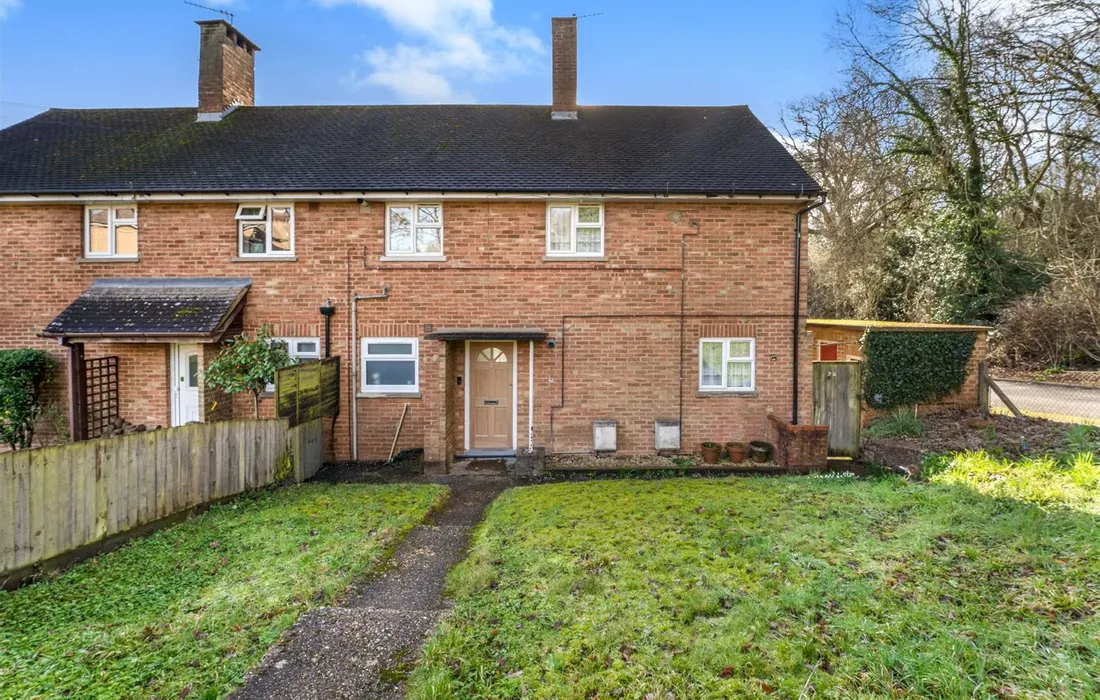 1 bedroom maisonette for sale