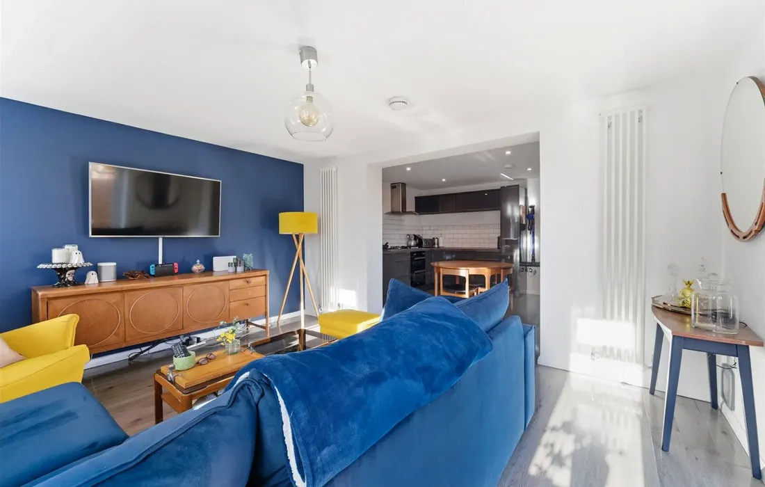 1 bedroom maisonette for sale