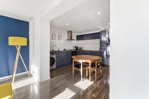 1 bedroom maisonette for sale