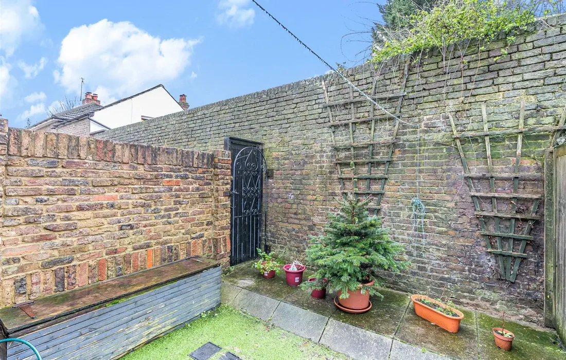 2 bedroom house for sale